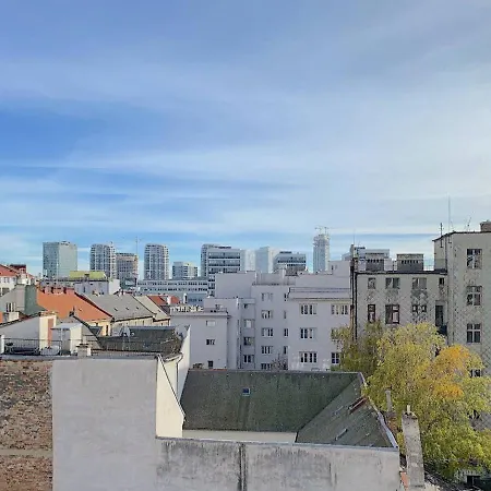 Touch Of History Apartmán